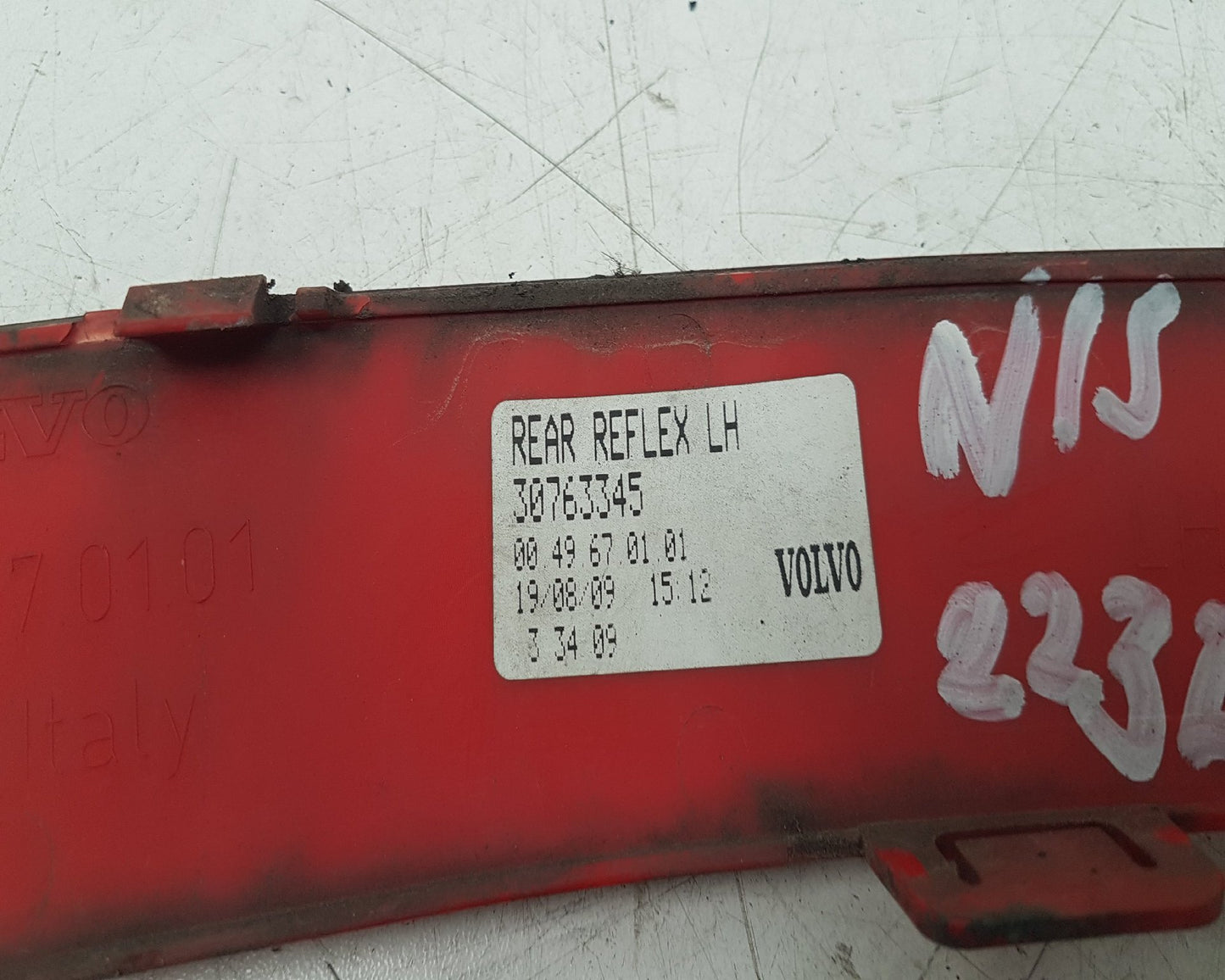 2008 - 2012 Volvo V50   PASSENGER REAR REFLECTOR 30763345