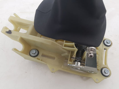 2005 Volvo V50  Estate Gear Stick/Shifter 30711902