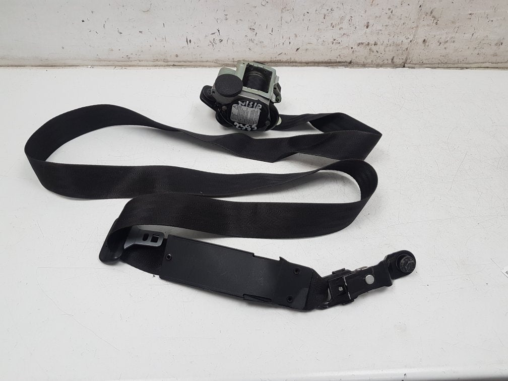 2003 - 2006 Volvo XC90  Estate Left Rear Seat Belt 8639495