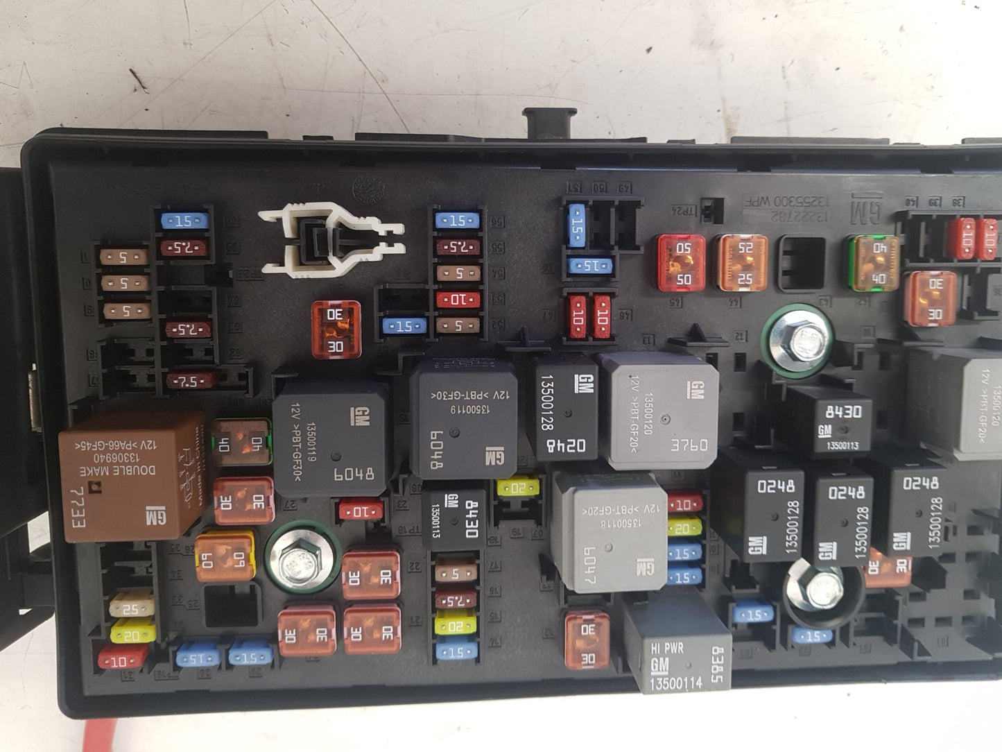 2010 - 2012 Saab 9-5  Saloon Engine Fuse Box 13222782
