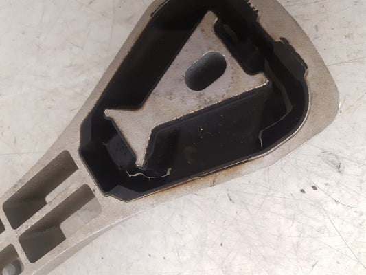 2017 - 2026 Volvo V60 II 225 Estate Right Engine Mount 31460677