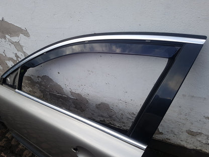 2010 Volvo XC70  Estate DOOR - BARE (FRONT PASSENGER SIDE)
