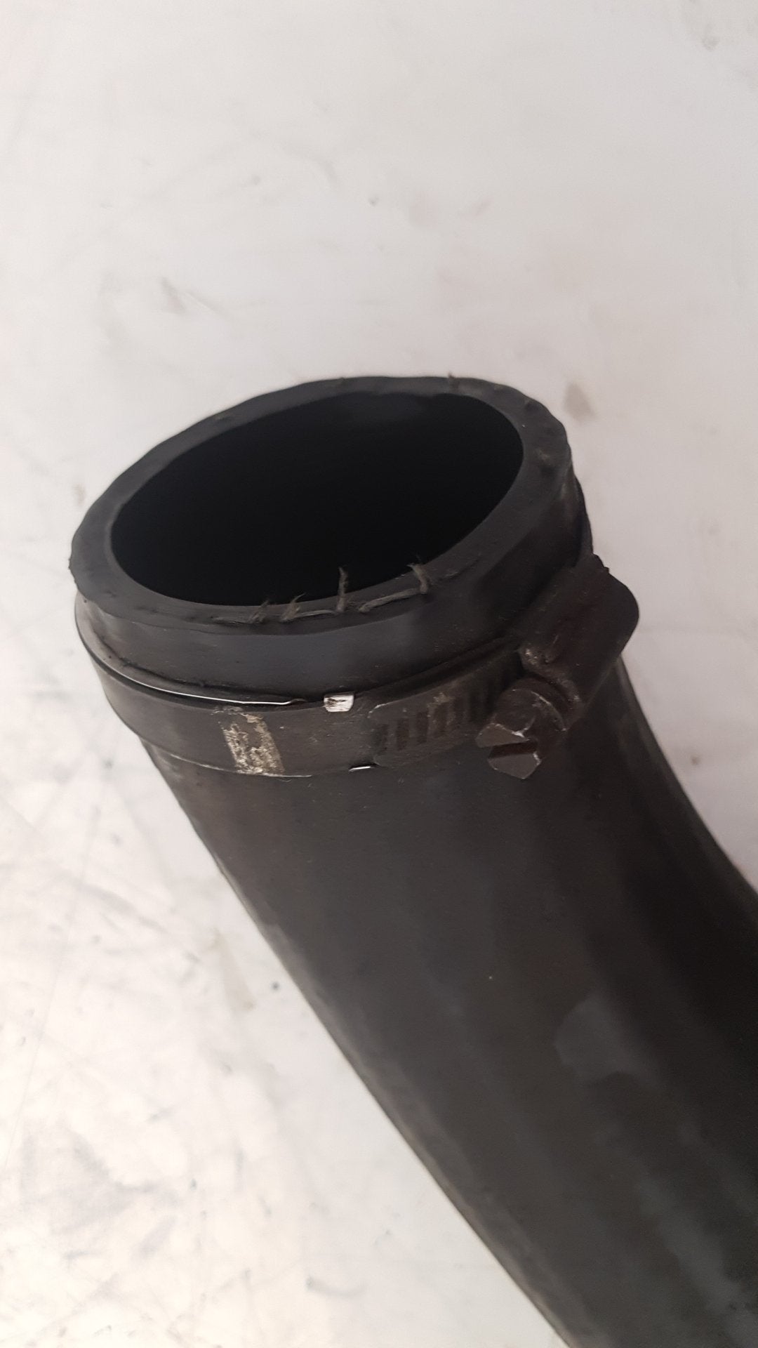 2001 - 2005 Volvo V70  Estate INTERCOOLER PIPE / BOOST HOSE 30680218
