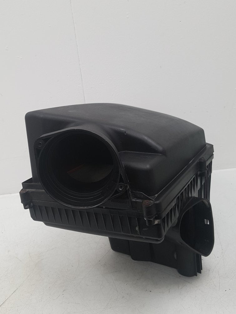 2010 - 2015 Volvo S60   Air Filter Box 7952080