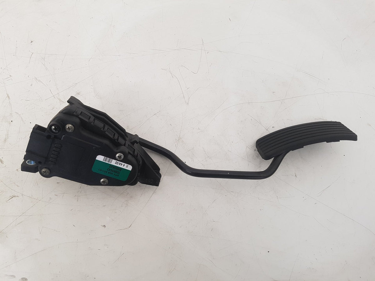 2000-2004 Volvo V40 Estate Accelerator Pedal 30865643