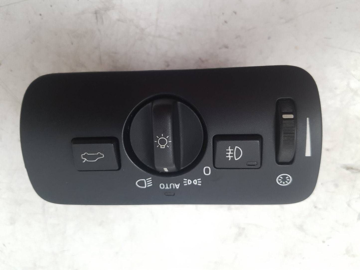 2013 Volvo V40  Hatchback Headlight Switch 30739424