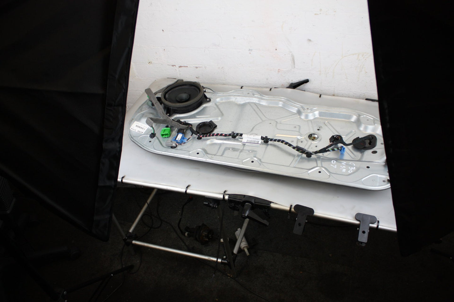 2007 - 2014 Volvo C30   WINDOW REGULATOR/MECH ELECTRIC  (FRONT PASSENGER SIDE) 8679978