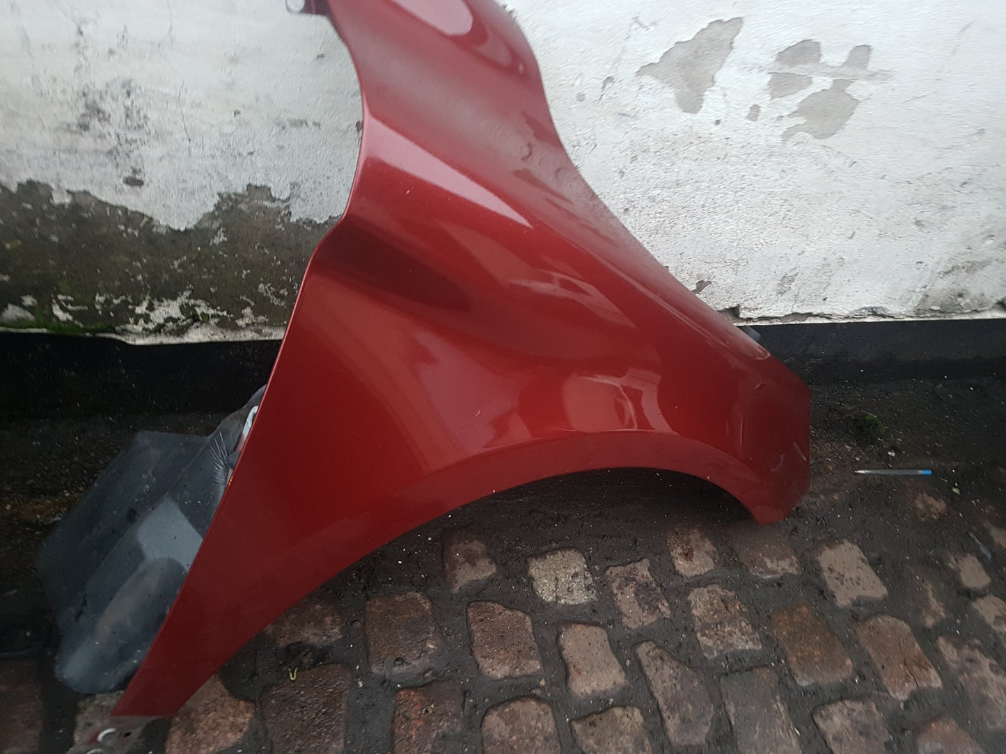 2010 - 2017 Volvo XC60  Estate Right Front Guard 31217976