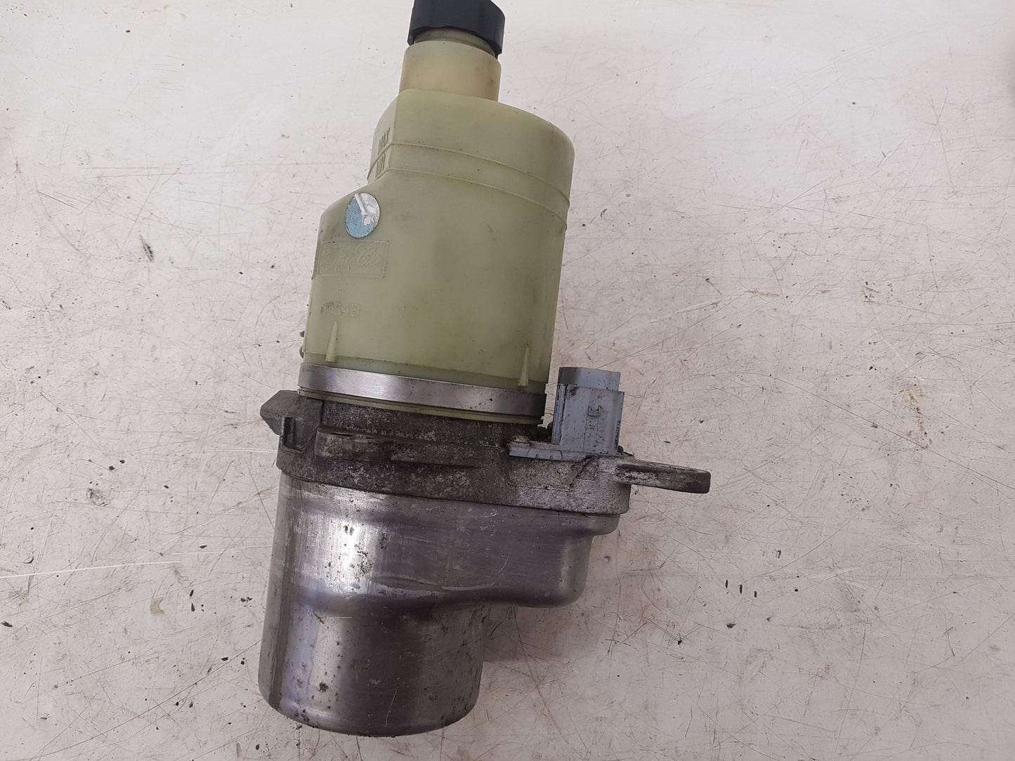 2006 - 2012 Volvo C30  Hatchback Power Steering Pump 31302196