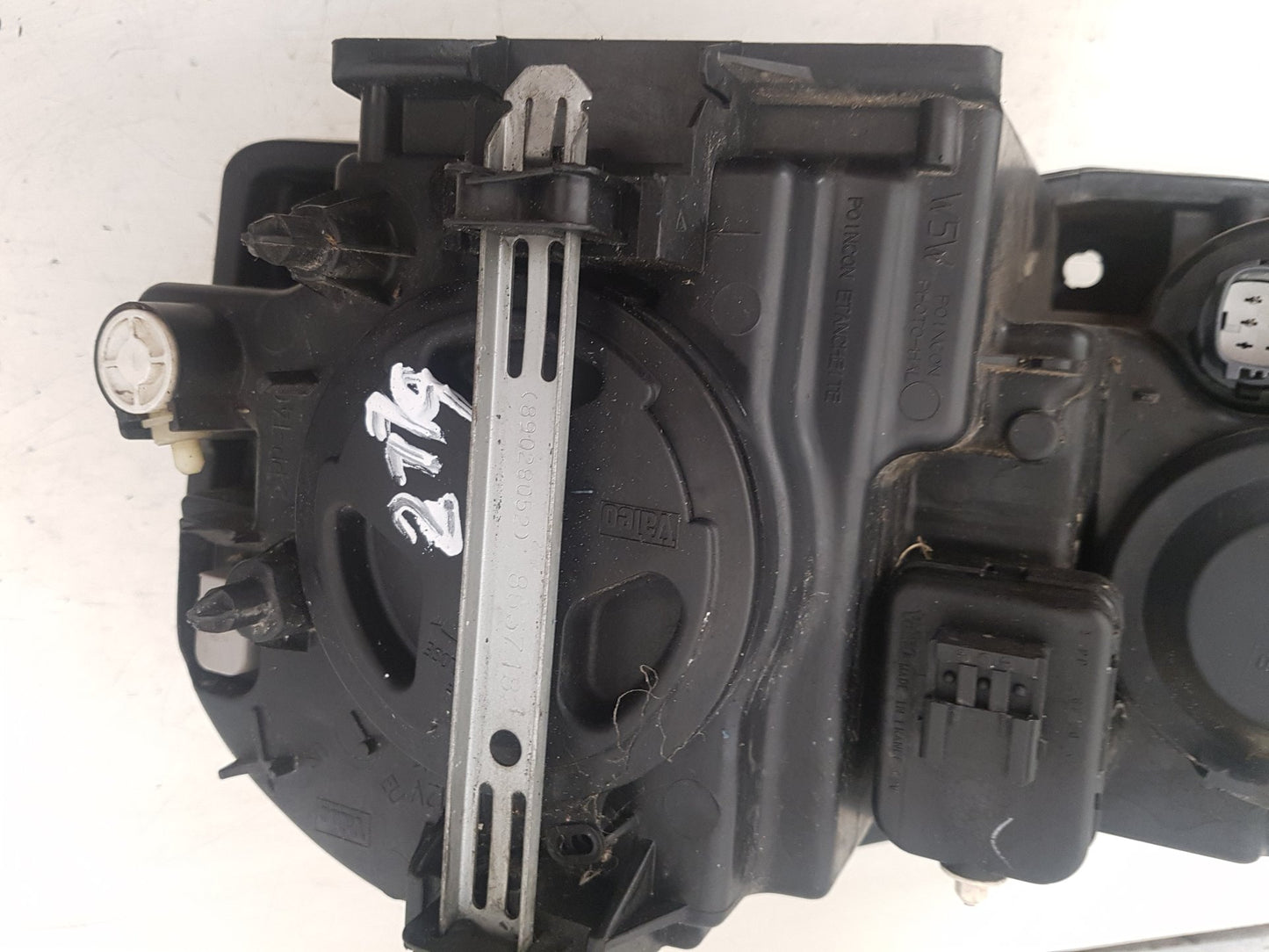 2002 - 2006 Volvo XC90  Estate Right Headlight 30678189