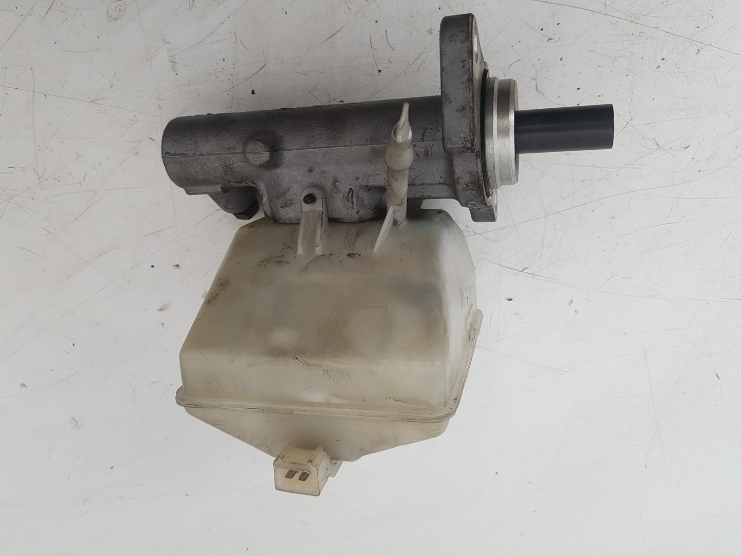 2002 - 2006 Volvo XC90  Estate Brake Master Cylinder 8646008