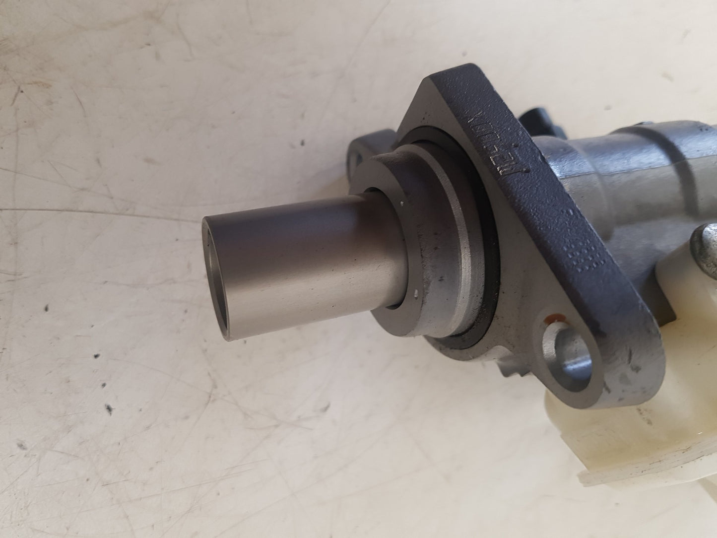2010 - 2017 Volvo XC60  Estate BRAKE FLUID RESERVOIR AND MASTER CYLINDER