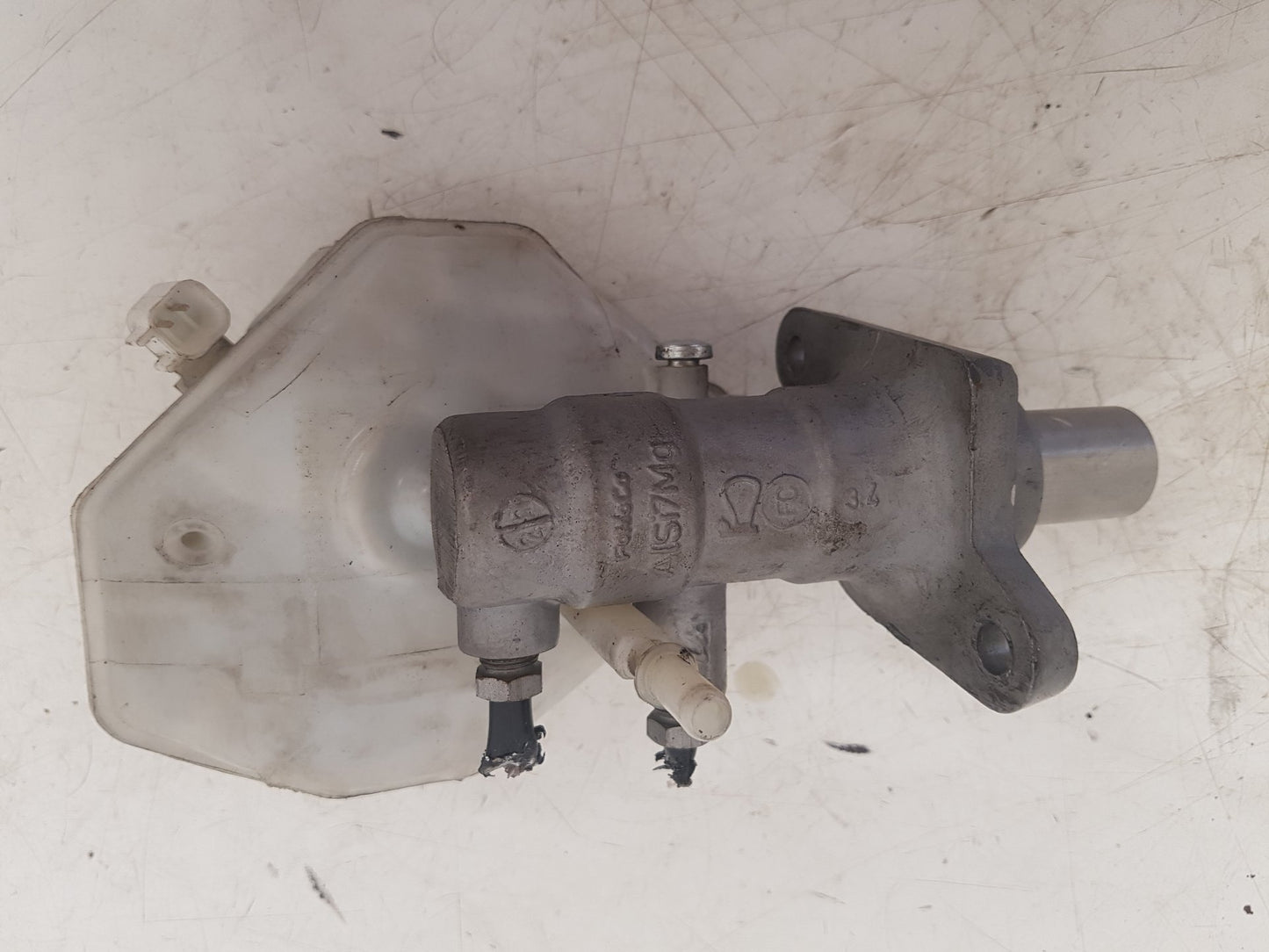 2012 Volvo S60  Saloon BRAKE FLUID RESERVOIR AND MASTER CYLINDER 36002450