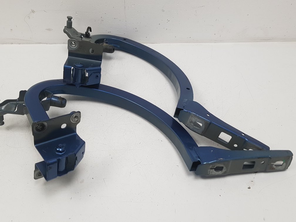 2009 - 2011 Volvo XC70  Estate Bootlid/Tailgate Hinge 31479426 32136219 BLUE 498