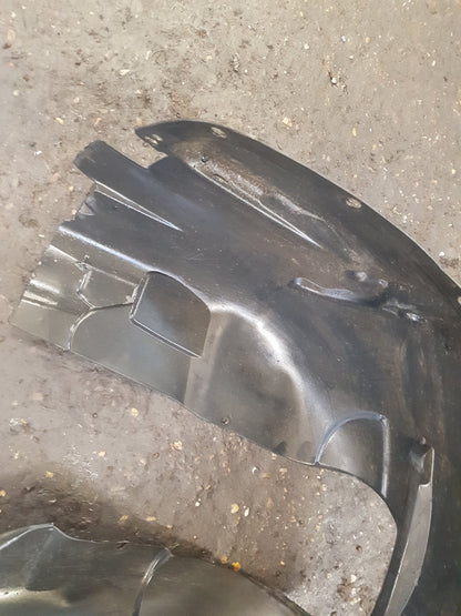 2006 - 2010 Volvo C70  Convertible Left Front Guard Liner 30787469
