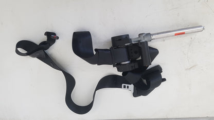 2004 - 2007 Volvo V70  Estate SEAT BELT - CENTRE REAR 30642884