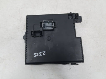 2002 - 2006 Volvo XC90  Estate FUSE BOX (BODY ECU)(REAR ELECTRONIC MODULE) 8676391