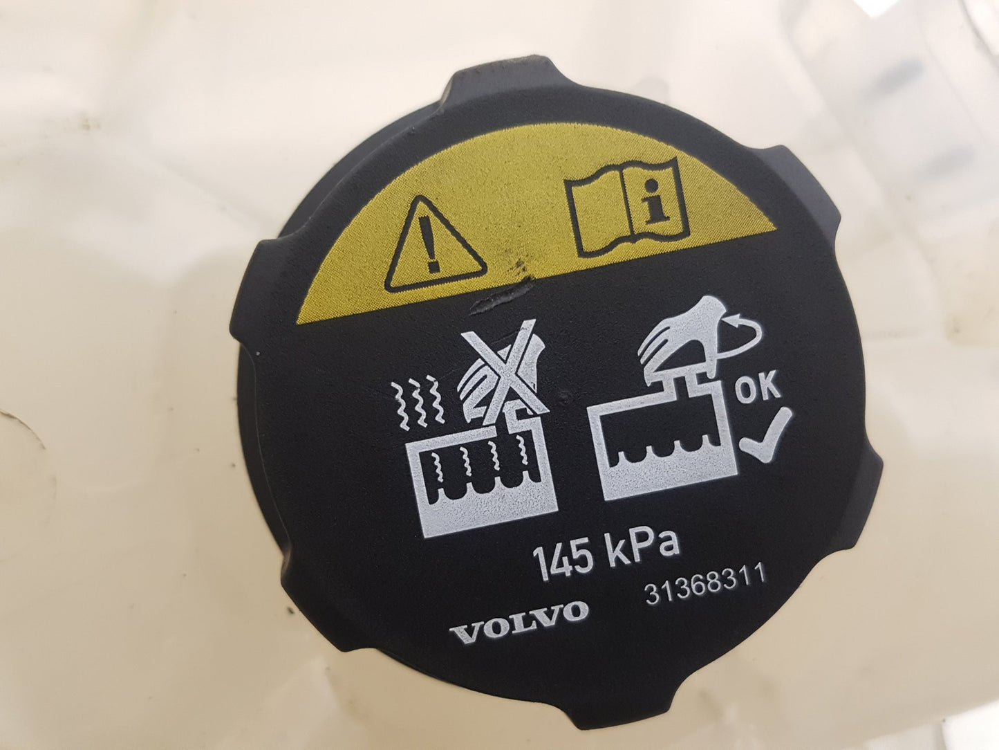 2017 - 2026 Volvo V60 II 225 Estate Radiator Pressure Bottle D2L4A