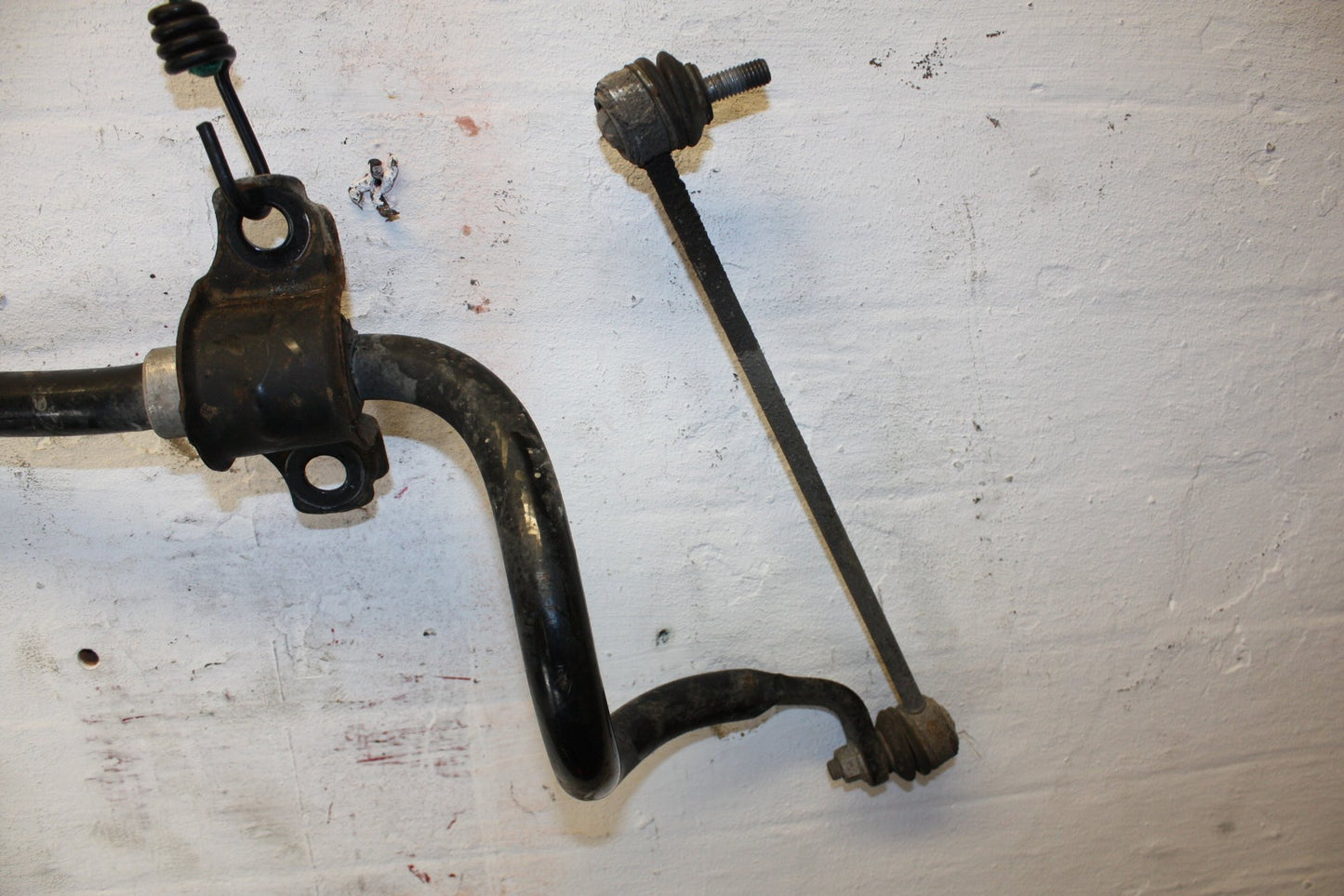 2007 - 2014 Volvo V70   Front Sway Bar
