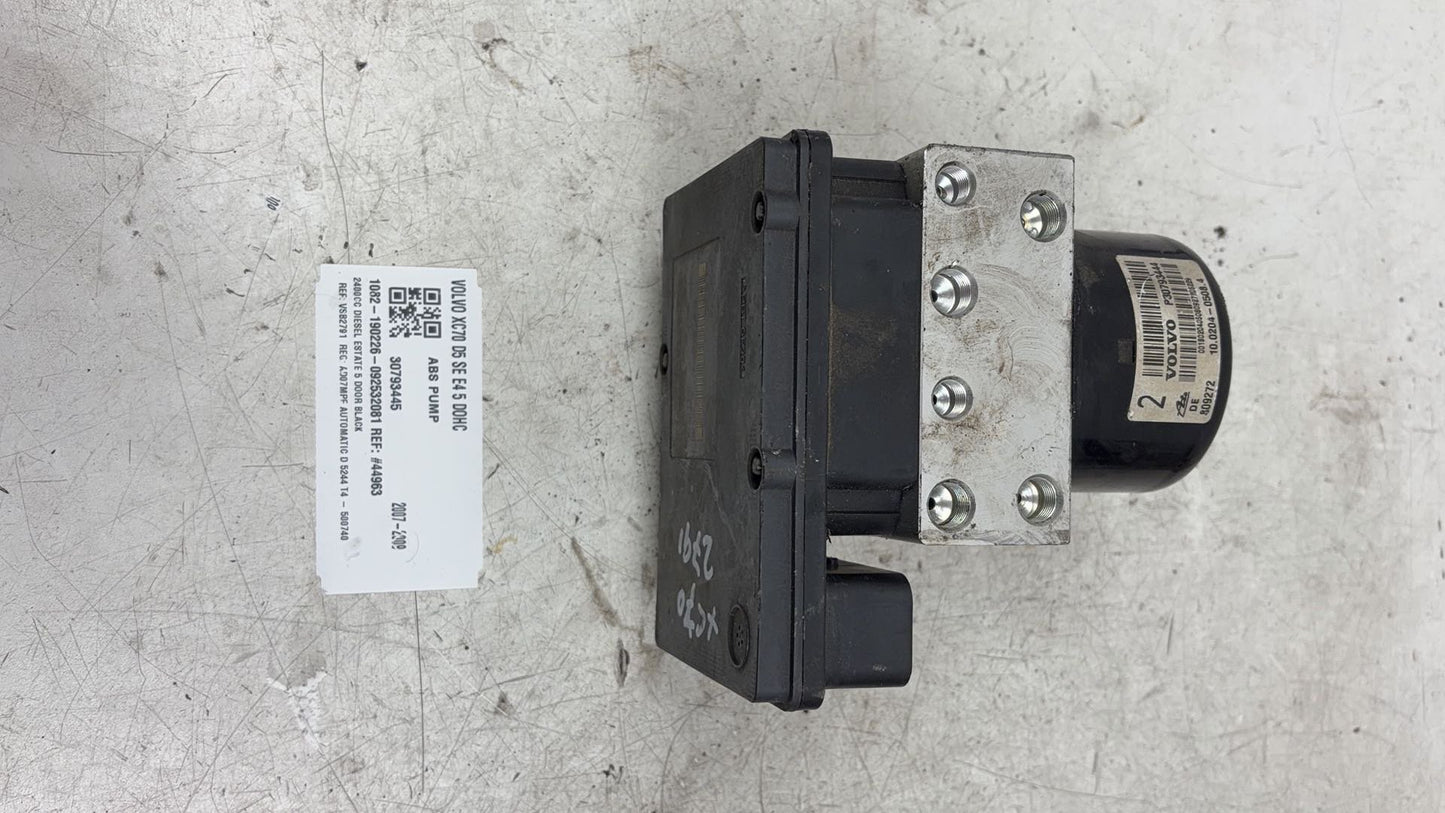 2004 - 2007 Volvo XC70  Estate ABS Pump 30793445