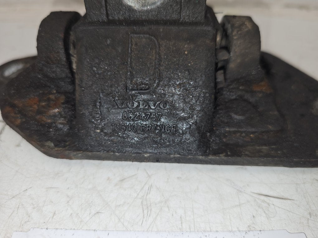 2000 - 2004 Volvo S60  Saloon Bottom Engine Mount 8624757
