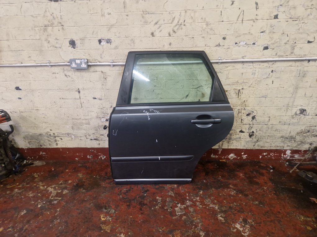 2004 - 2010 Volvo V50  Estate DOOR - BARE (REAR DRIVER SIDE) 31250166