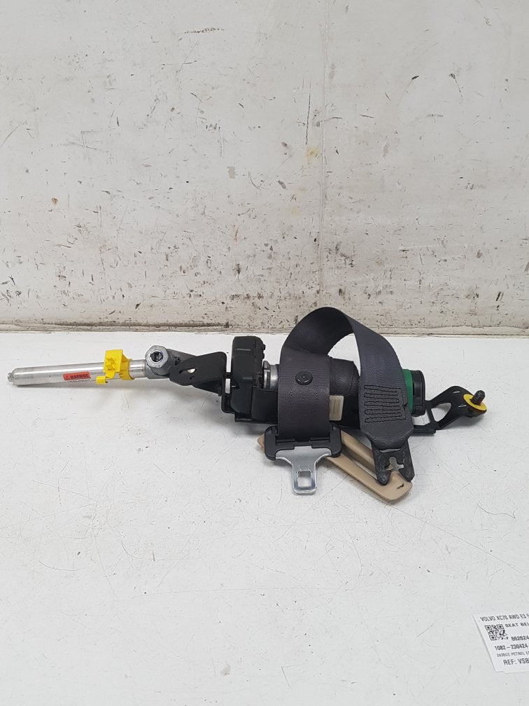 2000 - 2003 Volvo XC70  Estate Left Front Seat Belt 8626244
