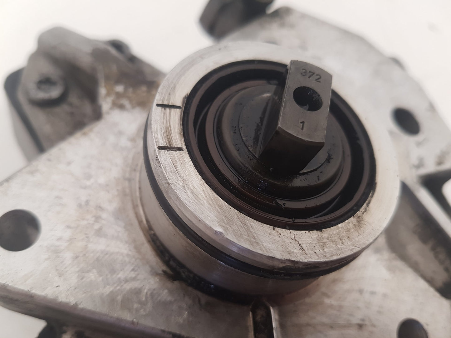 2006 - 2010 Volvo V50  Estate High Pressure Pump 0 445 010 111