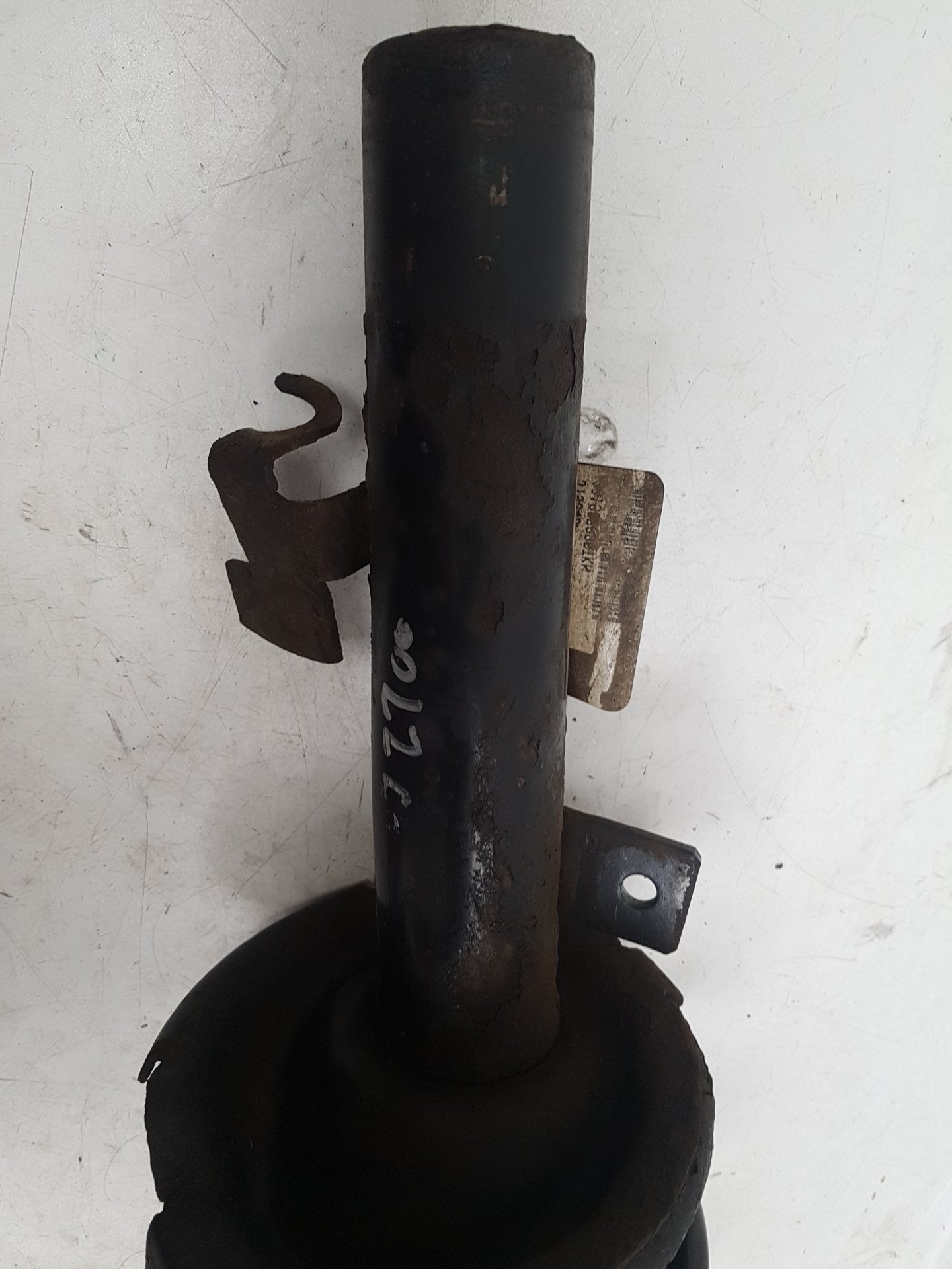 2008 - 2009 Volvo C70  Convertible Right Front Shock Absorber 31277595