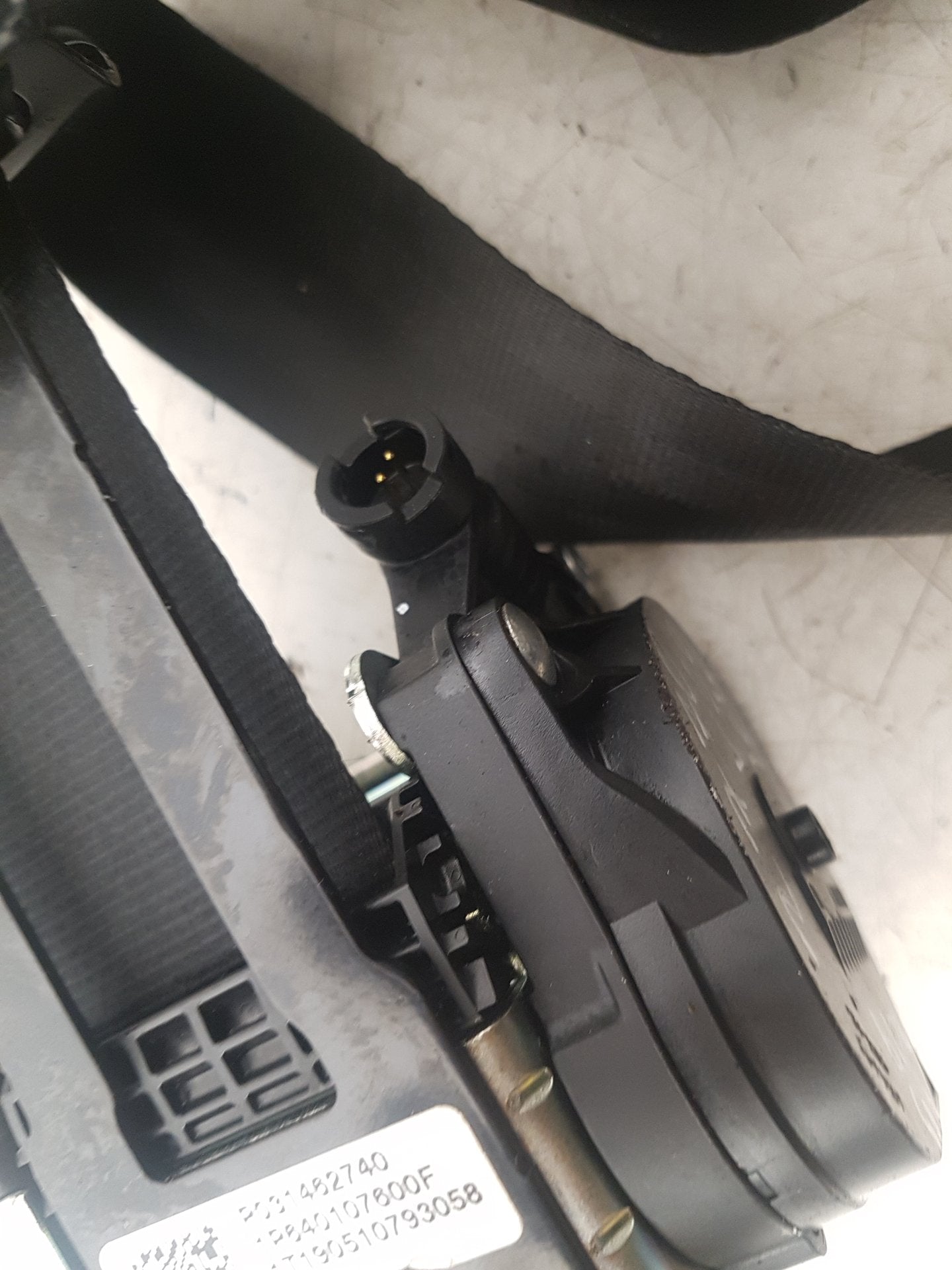 2017 - 2026 Volvo V60 II 225 Estate Left Front Seat Belt 31462740