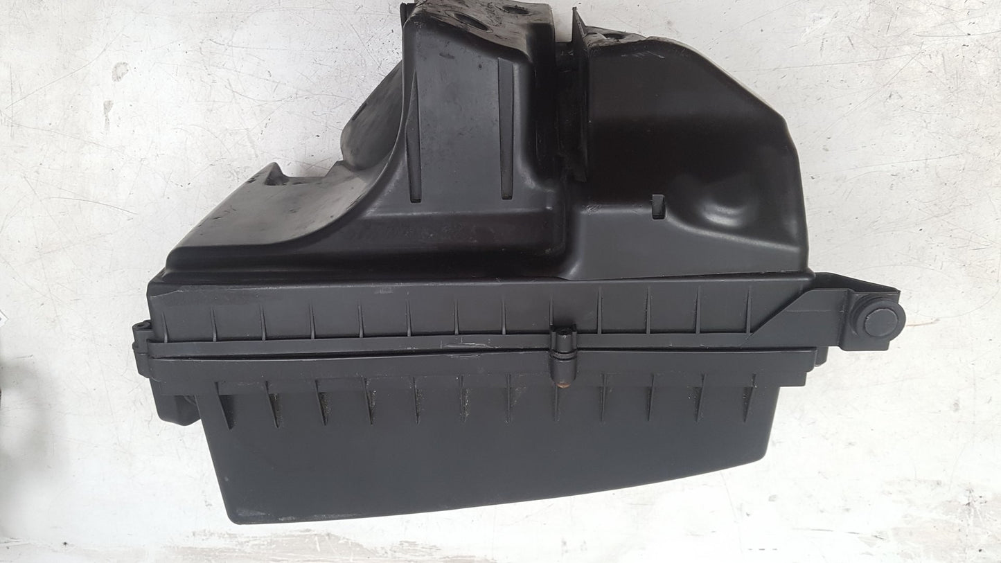 2010 - 2013 Volvo V60  Estate Air Filter Box 31370671
