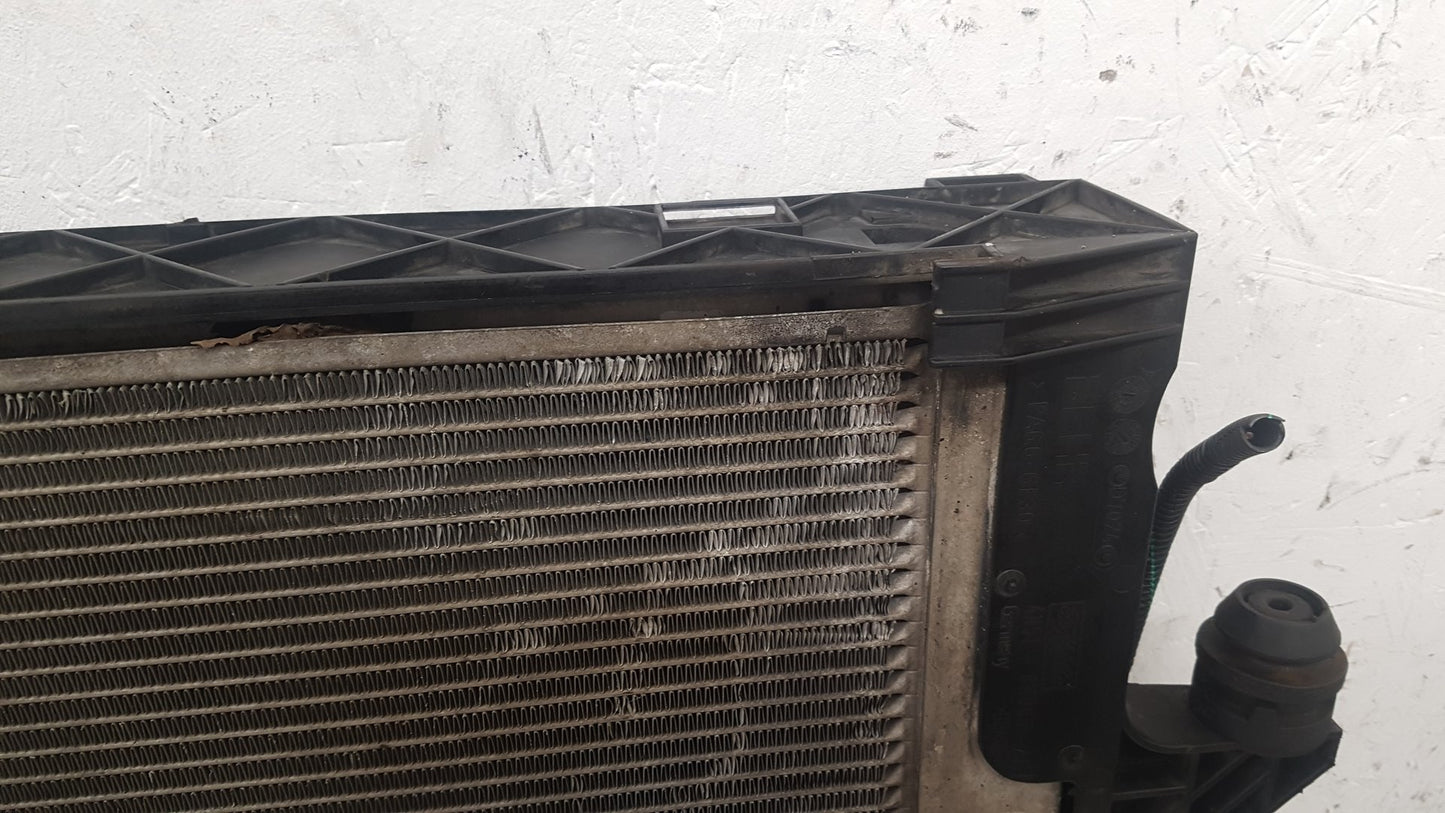 2007 - 2013 Volvo C70  Convertible Radiator 3M51-8005 DB