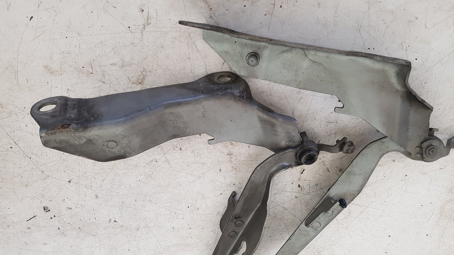 2004 Volvo XC90  Estate Bonnet Hinges (Pair)