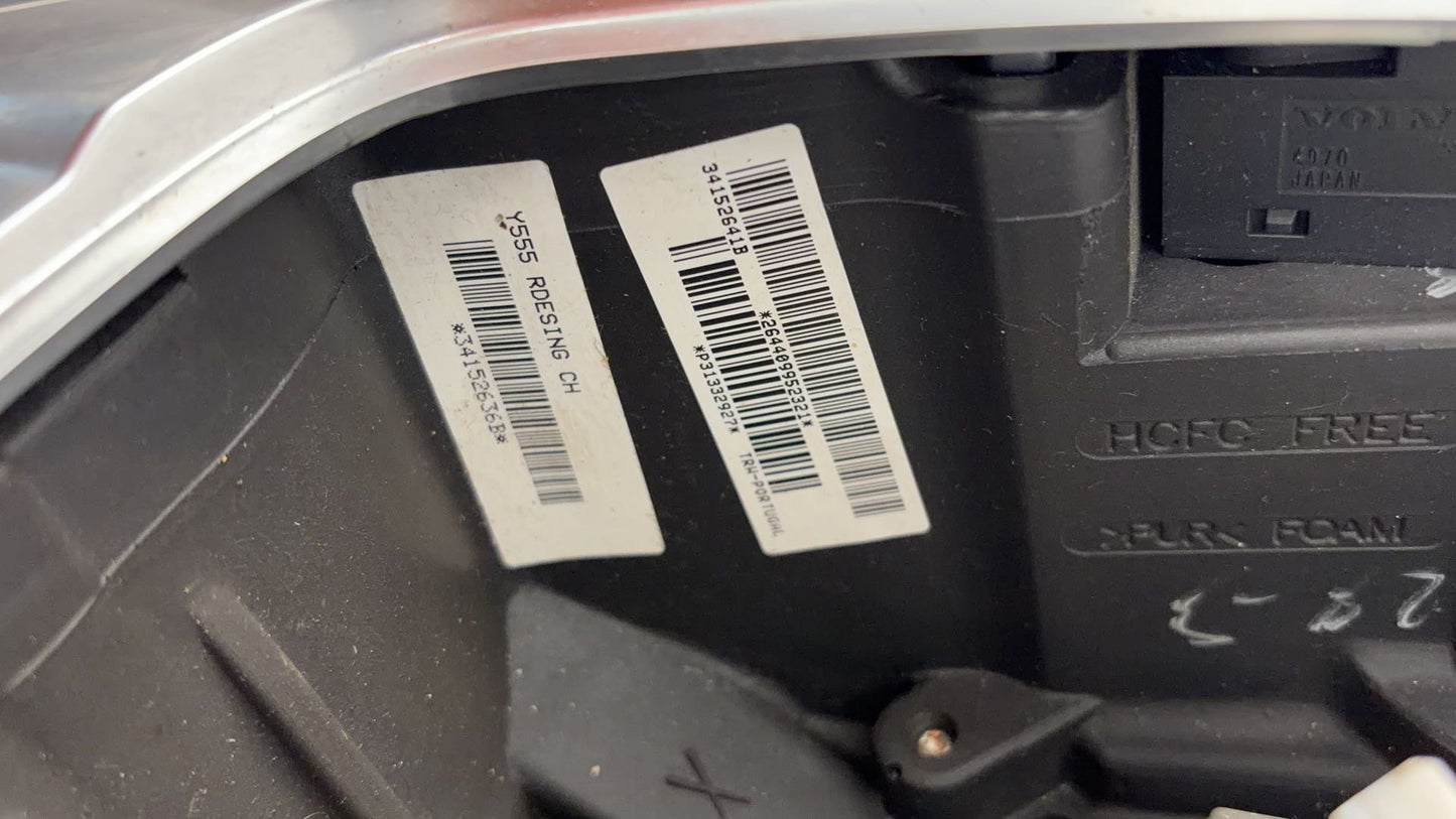 2014 Volvo V40  Hatchback Steering Wheel 34152636B