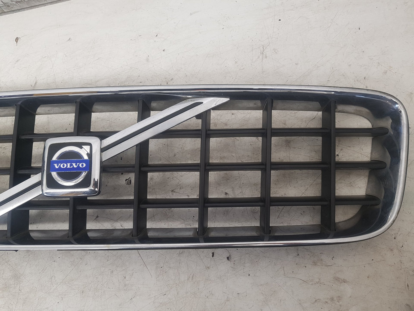 2003 - 2010 Volvo XC90  Estate FRONT GRILL 8620641