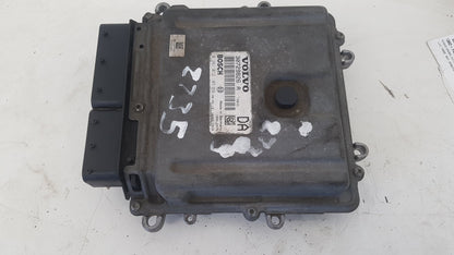 2000 - 2007 Volvo XC70  Estate Engine ECU 30729826A
