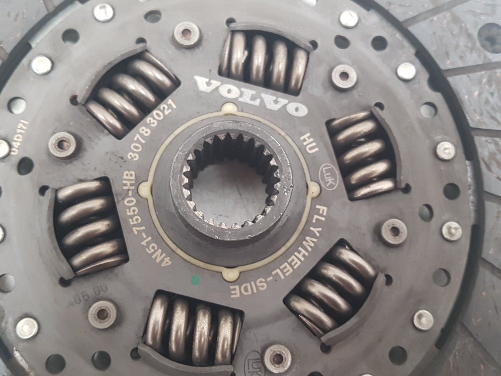 2003 - 2007 Volvo V70  Estate CLUTCH 30783258