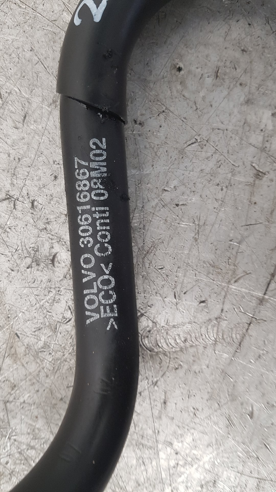 2001 - 2004 Volvo V40  Estate CRANKCASE BEATHER HOSE 30616867