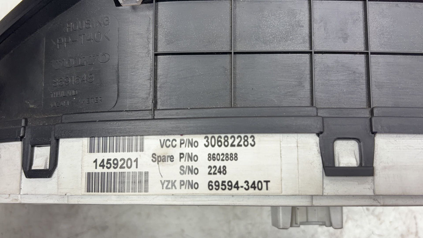 2002 - 2006 Volvo XC90  Estate Instrument Cluster 8691648