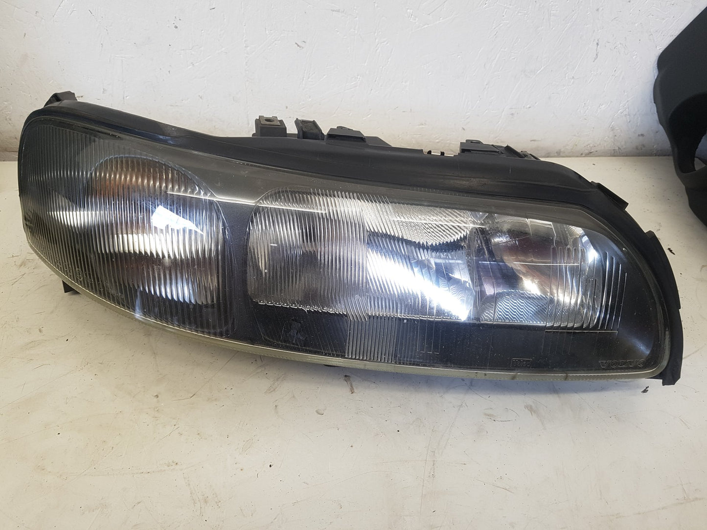 2001 - 2008 Volvo V70  Estate Right Headlight 8620691