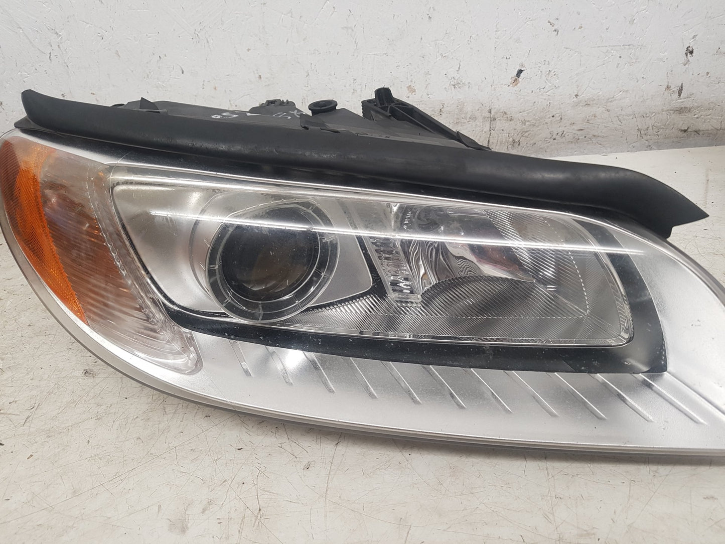 2008 - 2011 Volvo V70  Estate Right Headlight 31214350