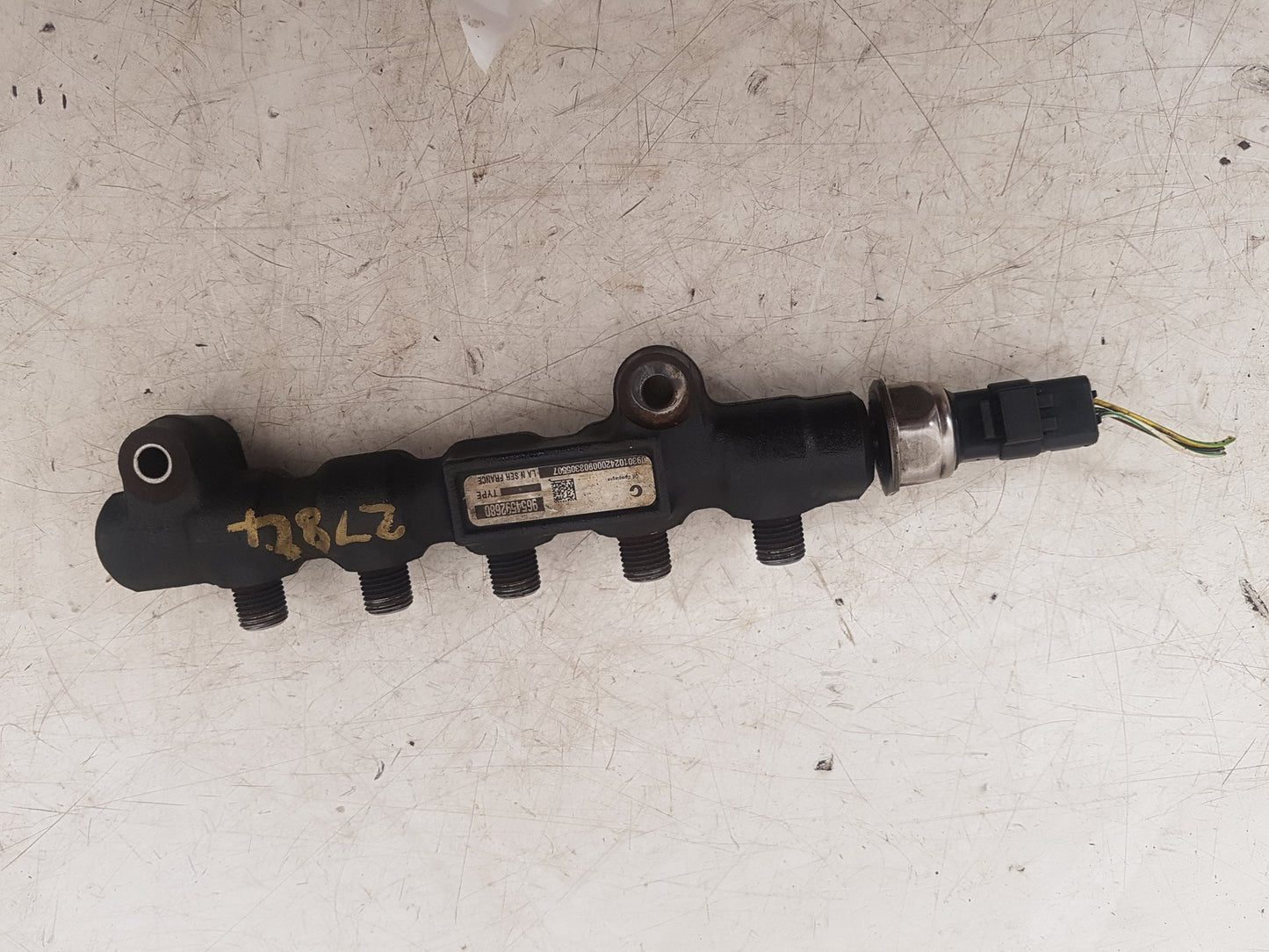 2006 - 2012 Volvo C30  Hatchback Injection Rail 9654592680