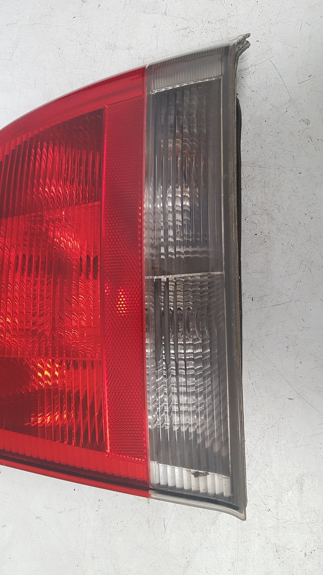 2002 - 2005 Volvo S60  Saloon Right Taillight 8664080