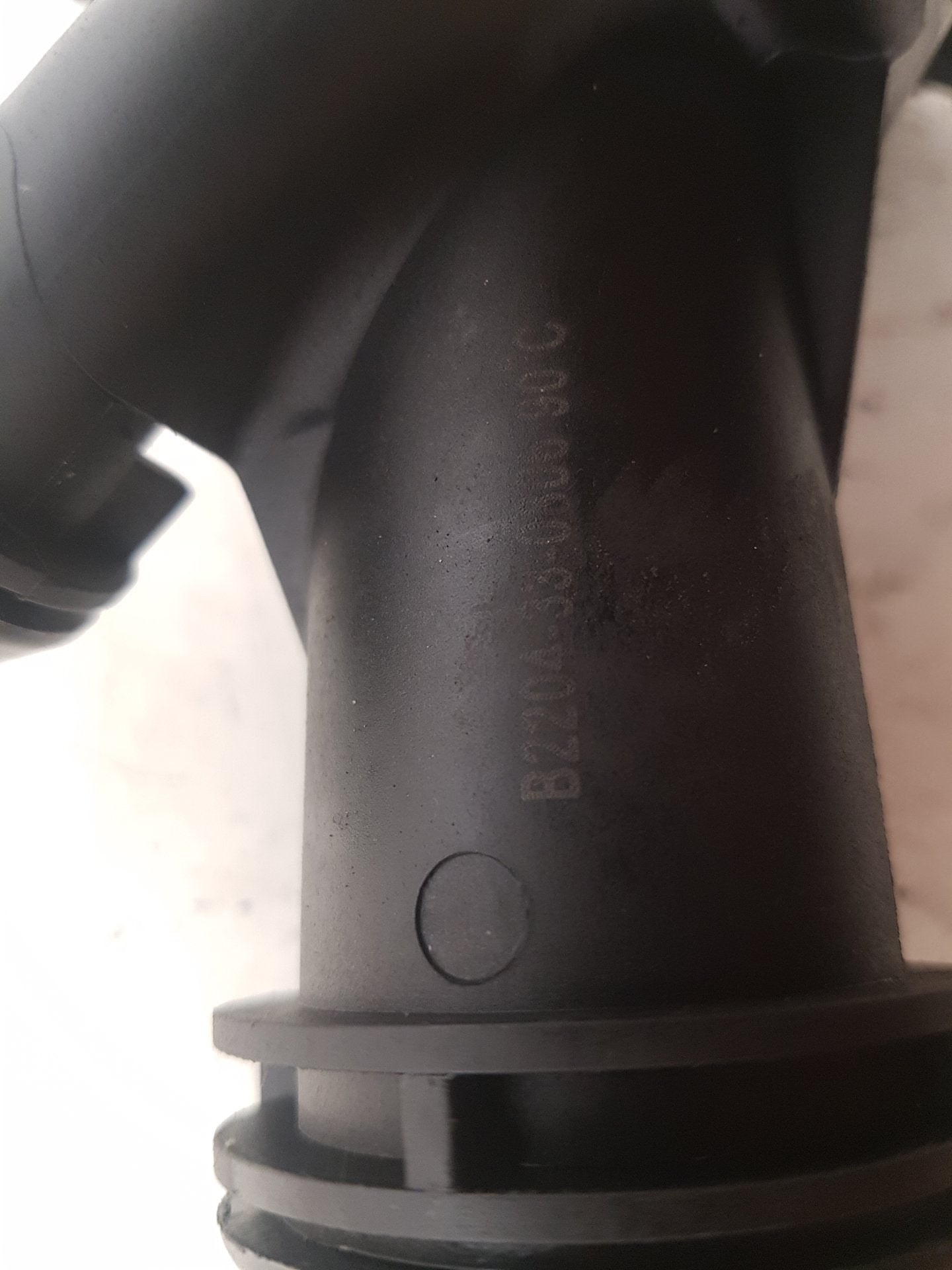 2010 - 2015 Volvo S80 II 124 Saloon THERMOSTAT HOUSING/TEMP SENSOR B2204-33-0306
