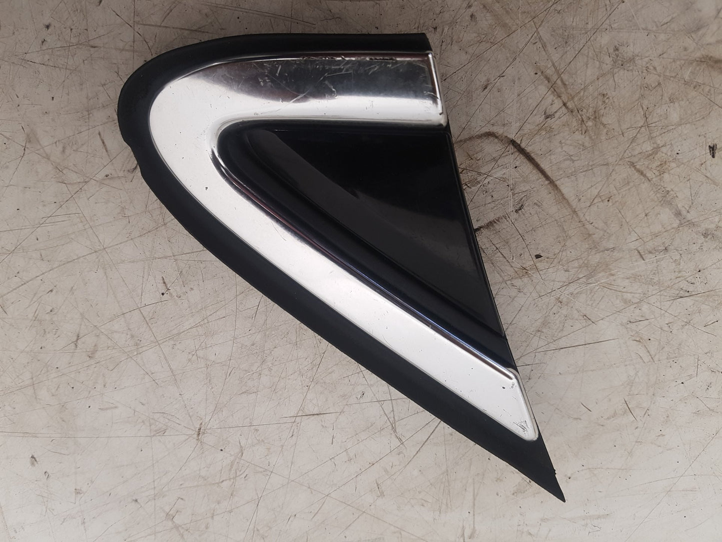 2013 - 2019 Volvo V40 III 525 Hatchback MIRROR TRIM (DRIVERS SIDE) 31349230