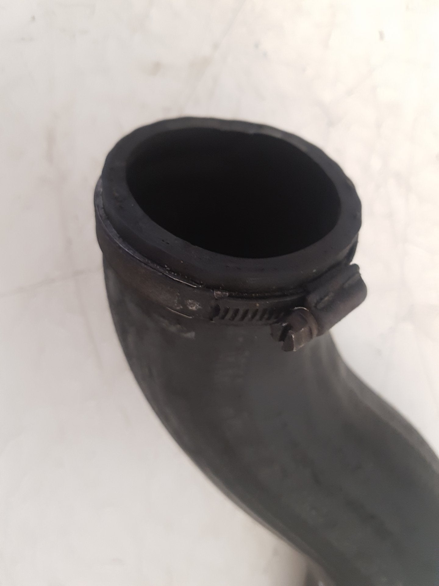 2000 - 2007 Volvo V70  Estate INTERCOOLER PIPE / BOOST HOSE 30680218