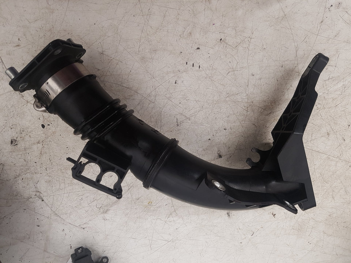 2017 - 2026 Volvo V60 II 225 Estate INTAKE PIPE AV6Q-9351-BC