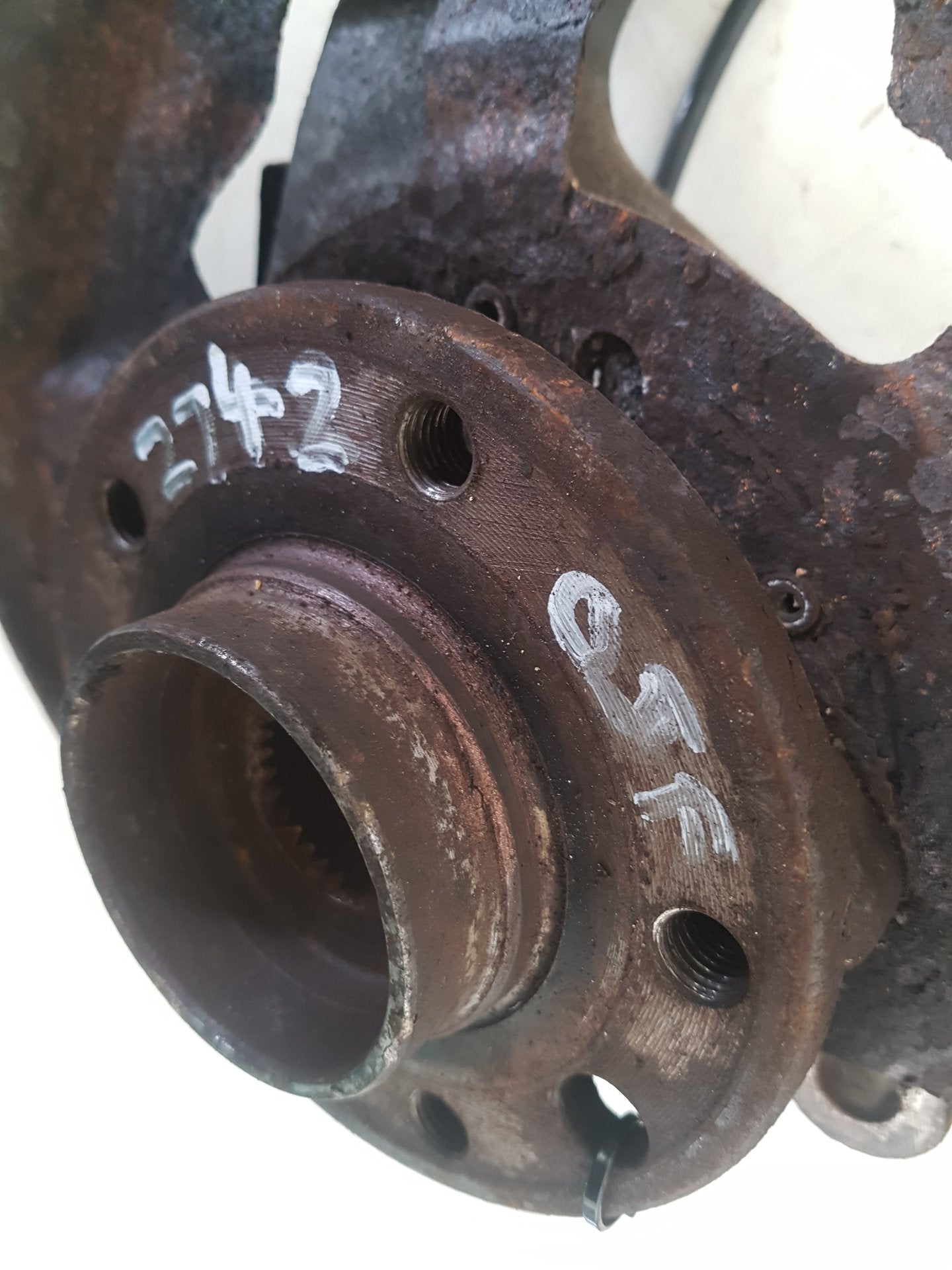 2003 - 2010 Saab 9-3  Saloon Right Front Hub Assembly