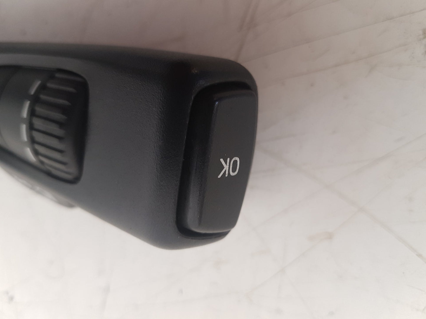 2015 - 2019 Volvo V40 Cross Country  Hatchback Indicator Stalk 31456045
