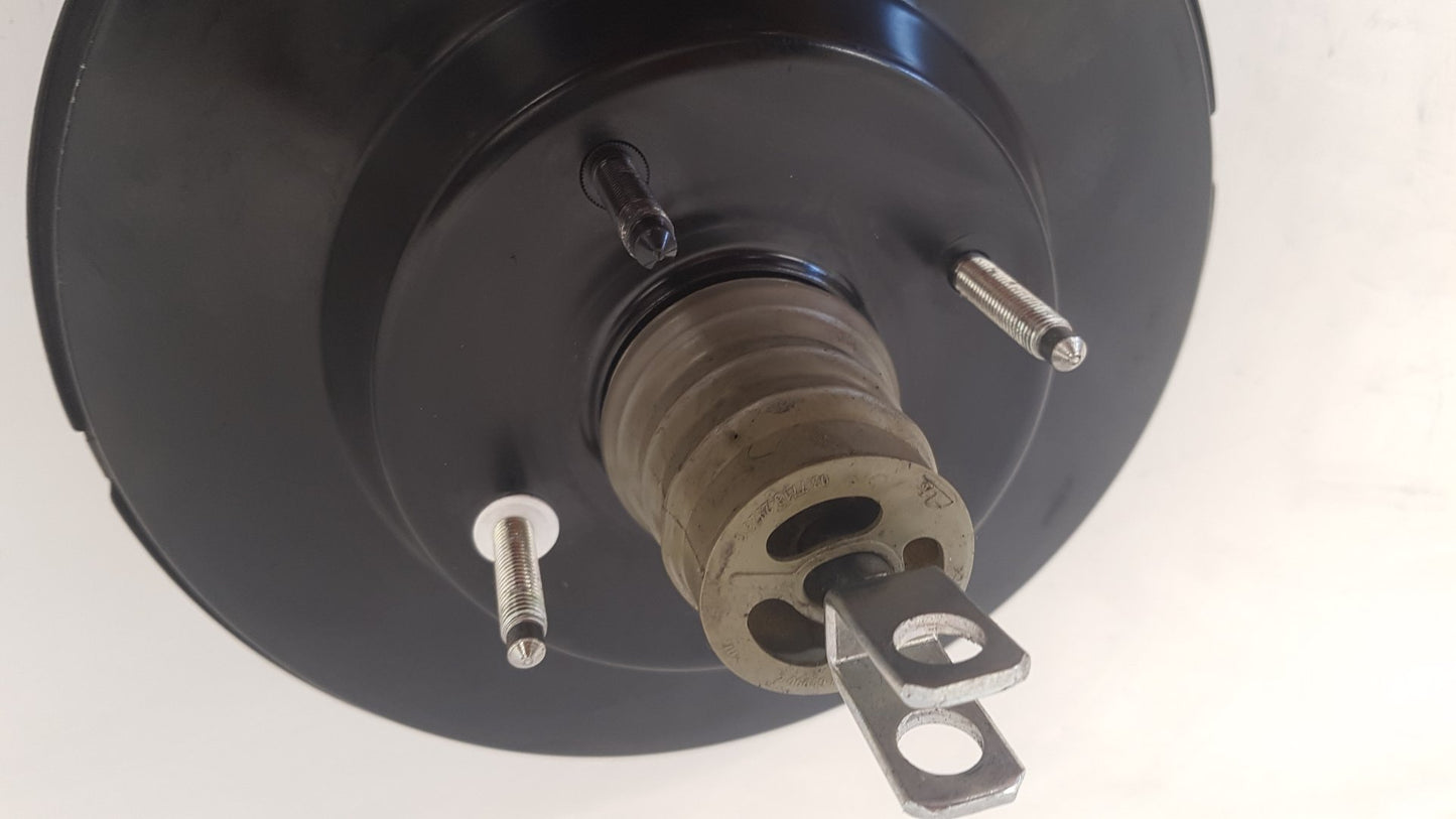 2013 Volvo V40  Hatchback Brake Booster 31317080